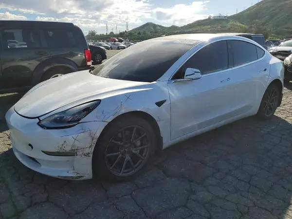 5YJ3E1EB3LF619146 2020 TESLA MODEL 3 - Image 1