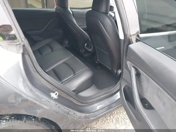 5YJ3E1EB3LF635623 2020 TESLA MODEL 3 - Image 8