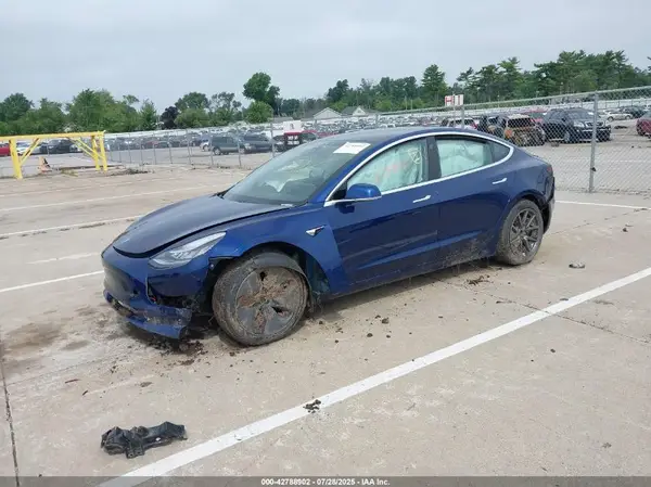 5YJ3E1EB3LF636481 2020 TESLA MODEL 3 - Image 2