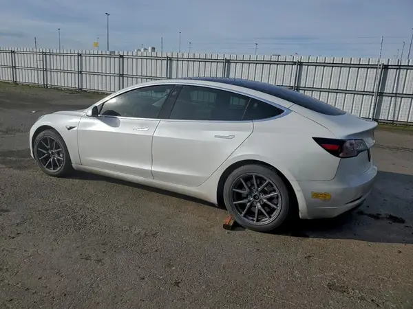 5YJ3E1EB3LF637033 2020 TESLA MODEL 3 - Image 2
