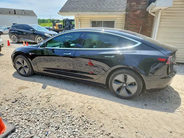 5YJ3E1EB3LF639025 2020 TESLA MODEL 3 - Image 2