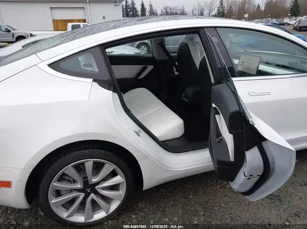 5YJ3E1EB3LF640563 2020 TESLA MODEL 3 - Image 8