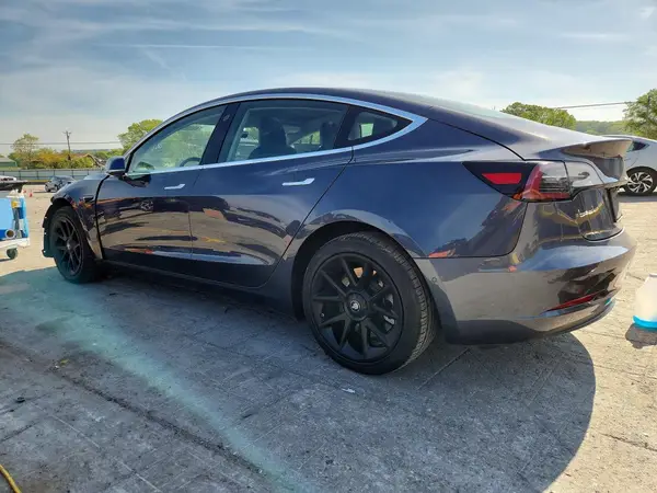 5YJ3E1EB3LF646198 2020 TESLA MODEL 3 - Image 2
