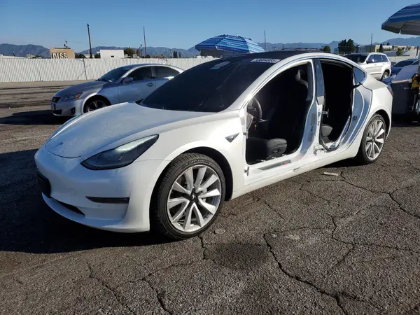 5YJ3E1EB3LF667567 2020 TESLA MODEL 3 - Image 1