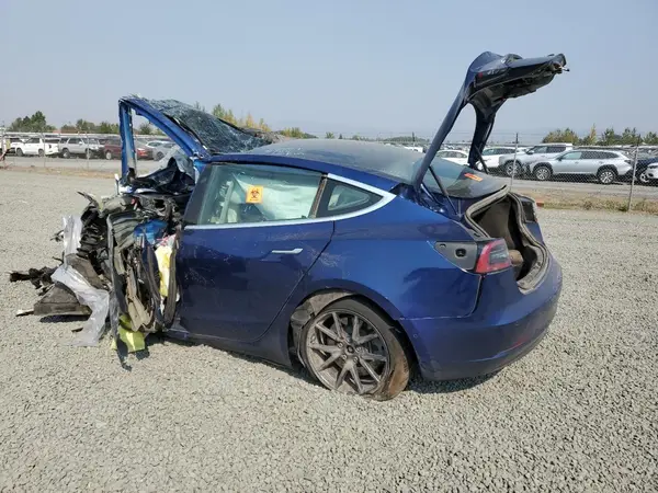 5YJ3E1EB3LF668394 2020 TESLA MODEL 3 - Image 2