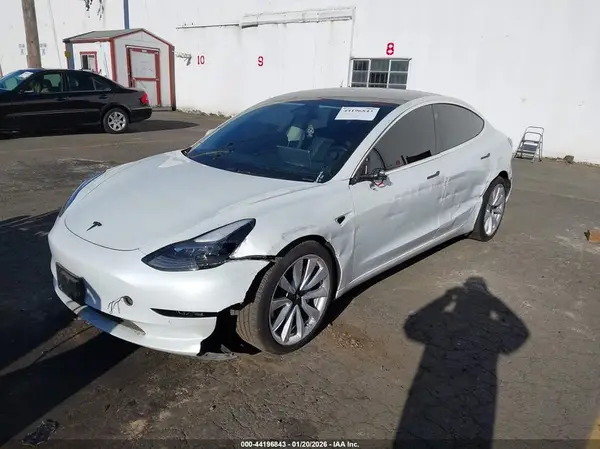 5YJ3E1EB3LF712295 2020 TESLA MODEL 3 - Image 2