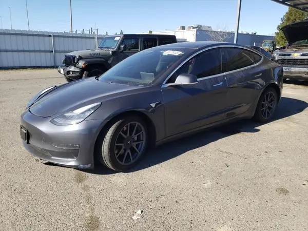5YJ3E1EB3LF734913 2020 TESLA MODEL 3 - Image 1
