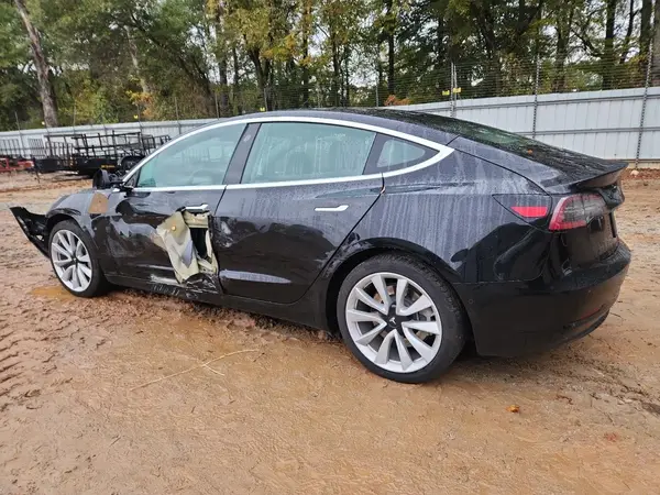 5YJ3E1EB3LF735463 2020 TESLA MODEL 3 - Image 2
