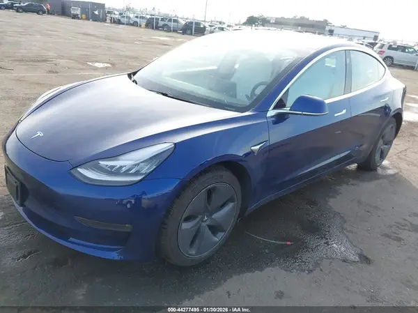 5YJ3E1EB3LF801655 2020 TESLA MODEL 3 - Image 2
