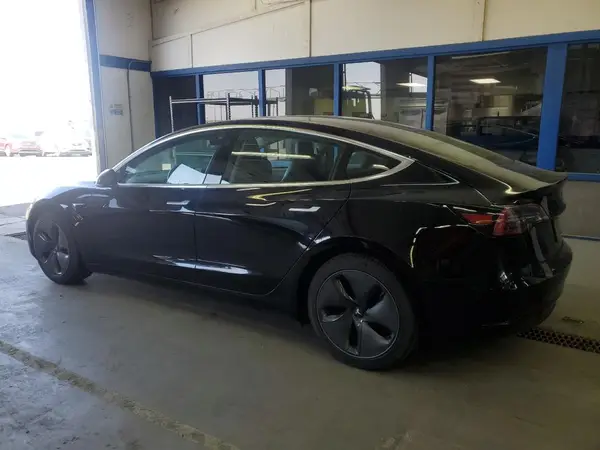 5YJ3E1EB3LF802868 2020 TESLA MODEL 3 - Image 2
