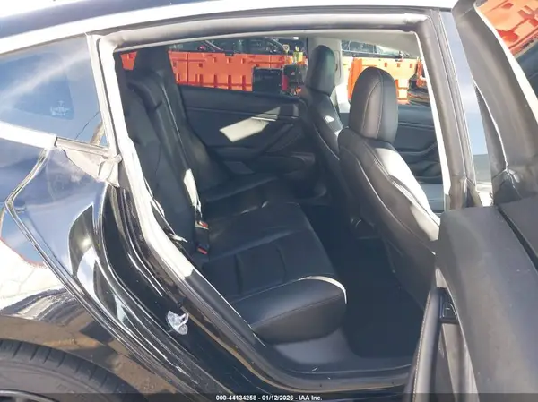 5YJ3E1EB3LF811733 2020 TESLA MODEL 3 - Image 8