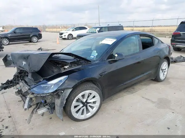 5YJ3E1EB3MF002587 2021 TESLA MODEL 3 - Image 2
