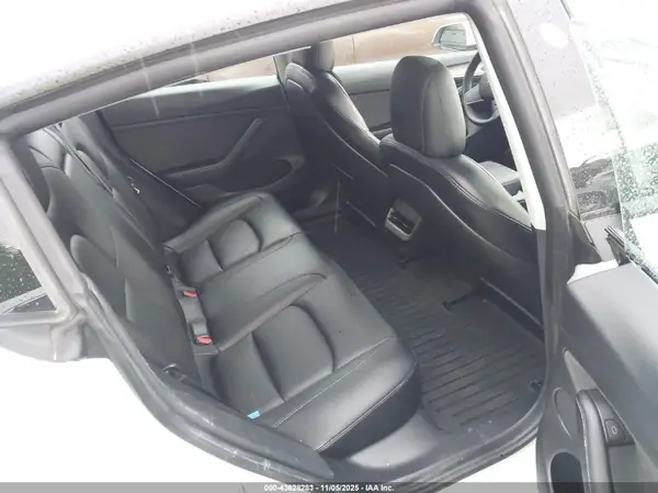 5YJ3E1EB3MF003111 2021 TESLA MODEL 3 - Image 8