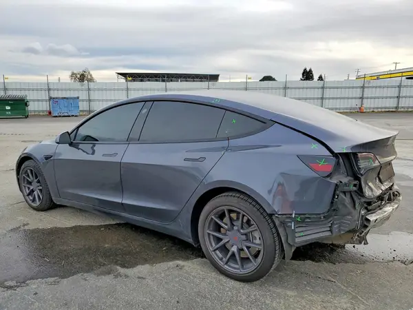5YJ3E1EB3MF003643 2021 TESLA MODEL 3 - Image 2