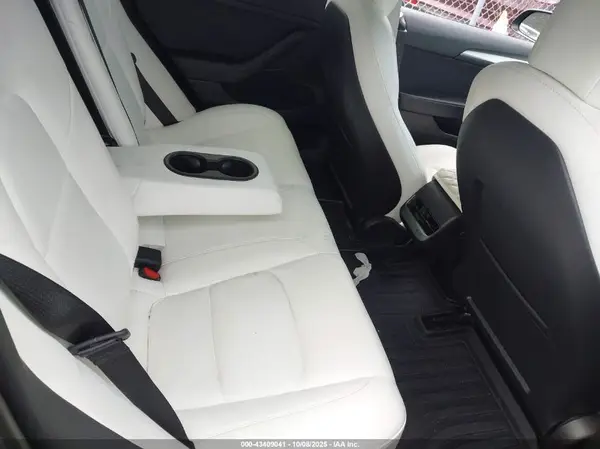 5YJ3E1EB3MF037968 2021 TESLA MODEL 3 - Image 8