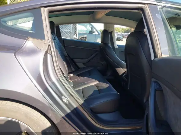 5YJ3E1EB3MF055225 2021 TESLA MODEL 3 - Image 8