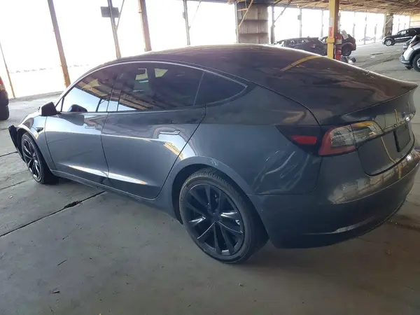 5YJ3E1EB3MF070226 2021 TESLA MODEL 3 - Image 2