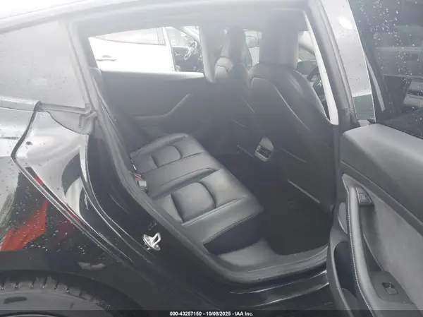 5YJ3E1EB3MF081212 2021 TESLA MODEL 3 - Image 8
