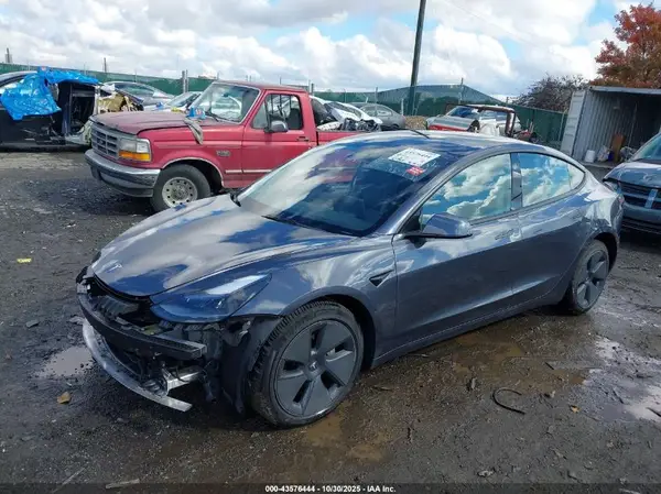 5YJ3E1EB3MF085843 2021 TESLA MODEL 3 - Image 2