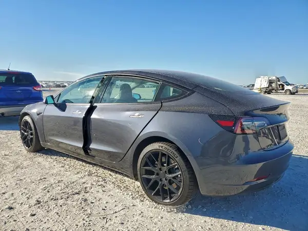 5YJ3E1EB3MF850212 2021 TESLA MODEL 3 - Image 2