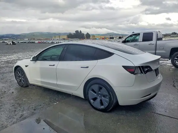 5YJ3E1EB3MF858262 2021 TESLA MODEL 3 - Image 2