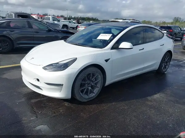 5YJ3E1EB3MF915494 2021 TESLA MODEL 3 - Image 2