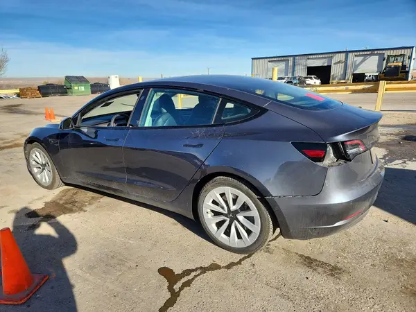 5YJ3E1EB3MF915608 2021 TESLA MODEL 3 - Image 2
