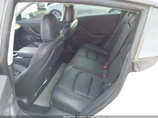 5YJ3E1EB3MF938919 2021 TESLA MODEL 3 - Image 8