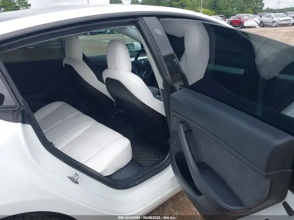 5YJ3E1EB3MF993080 2021 TESLA MODEL 3 - Image 8