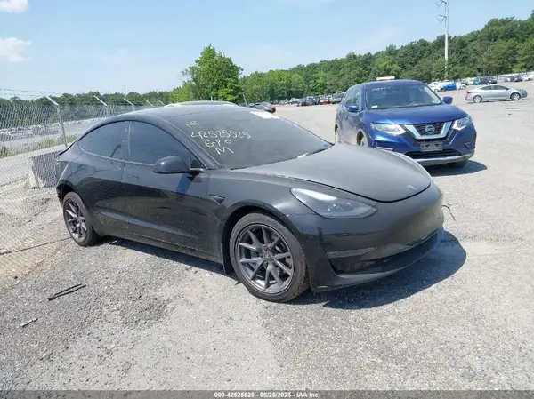 5YJ3E1EB3NF106675 2022 TESLA MODEL 3 - Image 1