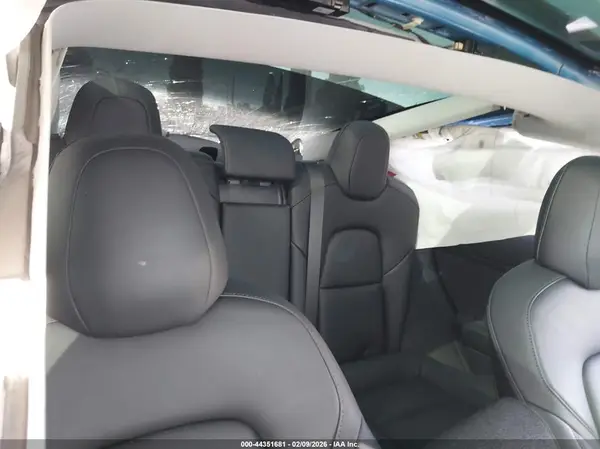 5YJ3E1EB3NF130832 2022 TESLA MODEL 3 - Image 8