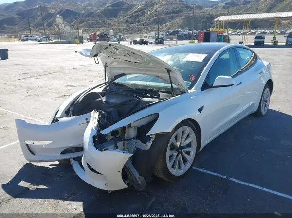 5YJ3E1EB3NF133200 2022 TESLA MODEL 3 - Image 2