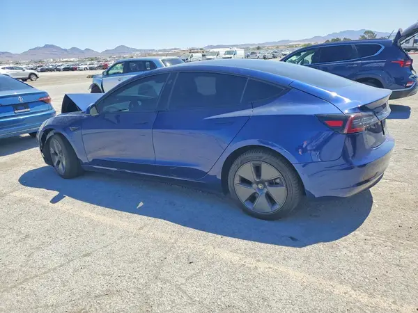 5YJ3E1EB3NF135870 2022 TESLA MODEL 3 - Image 2