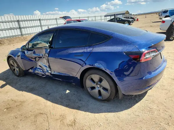 5YJ3E1EB3NF159960 2022 TESLA MODEL 3 - Image 2