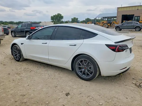 5YJ3E1EB3NF166164 2022 TESLA MODEL 3 - Image 2
