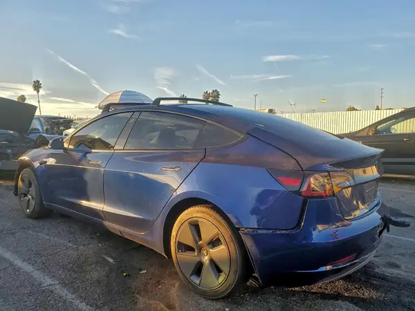 5YJ3E1EB3NF166892 2022 TESLA MODEL 3 - Image 2