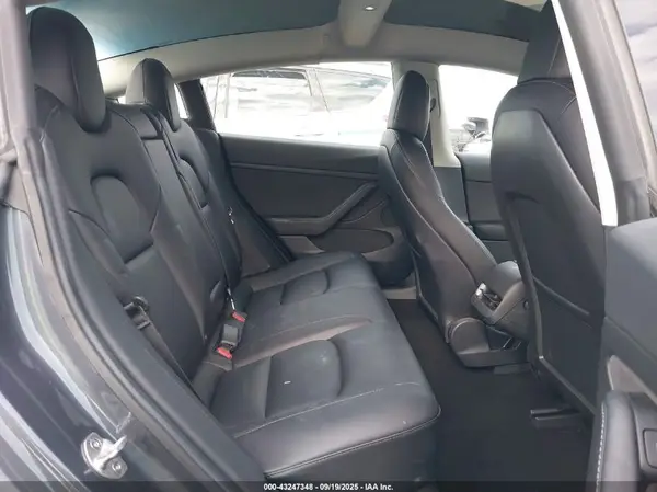5YJ3E1EB3NF175379 2022 TESLA MODEL 3 - Image 8