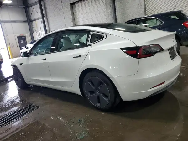 5YJ3E1EB3NF179836 2022 TESLA MODEL 3 - Image 2