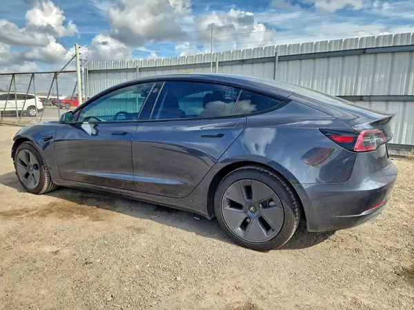 5YJ3E1EB3NF179996 2022 TESLA MODEL 3 - Image 2
