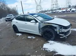 5YJ3E1EB3NF187029 2022 TESLA MODEL 3