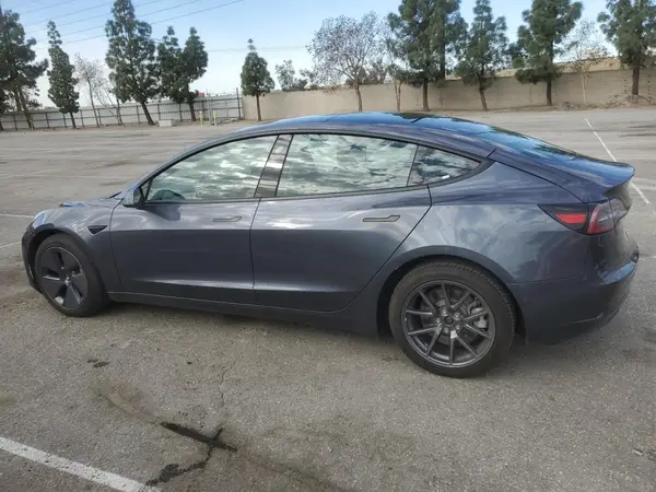 5YJ3E1EB3NF192201 2022 TESLA MODEL 3 - Image 2
