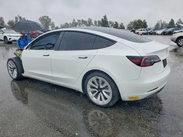 5YJ3E1EB3NF193915 2022 TESLA MODEL 3 - Image 2