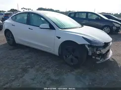 5YJ3E1EB3NF193929 2022 TESLA MODEL 3
