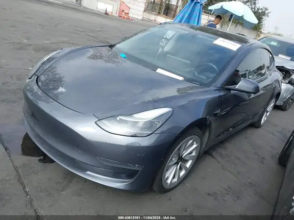 5YJ3E1EB3NF196426 2022 TESLA MODEL 3 - Image 2