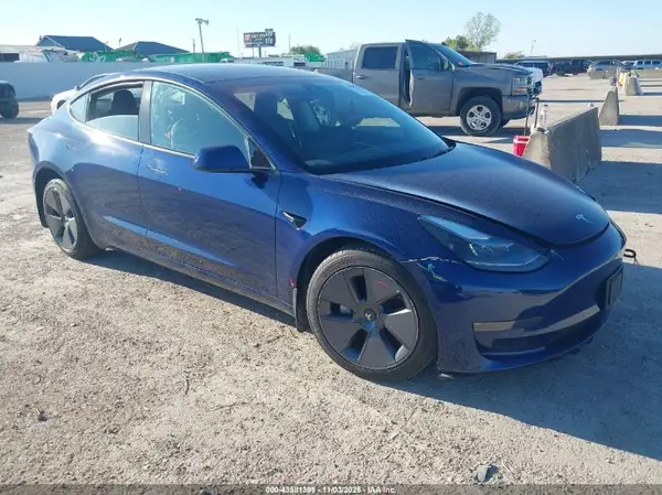 5YJ3E1EB3NF196491 2022 TESLA MODEL 3 - Image 1