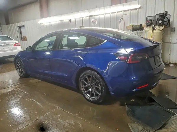 5YJ3E1EB3NF229327 2022 TESLA MODEL 3 - Image 2