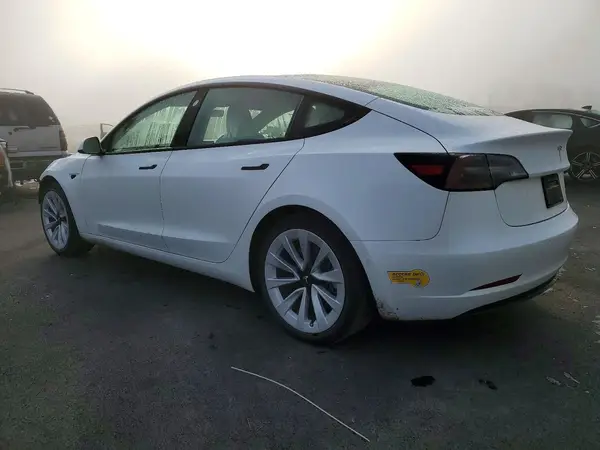 5YJ3E1EB3NF232714 2022 TESLA MODEL 3 - Image 2