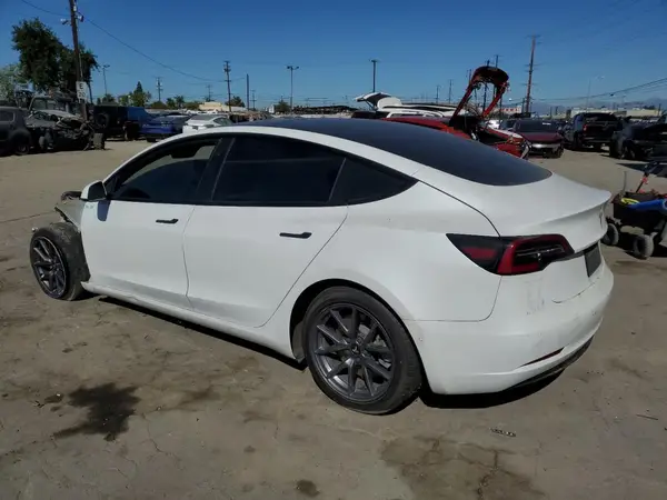 5YJ3E1EB3NF234687 2022 TESLA MODEL 3 - Image 2