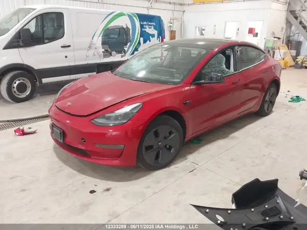 5YJ3E1EB3NF235001 2022 TESLA MODEL 3 - Image 2