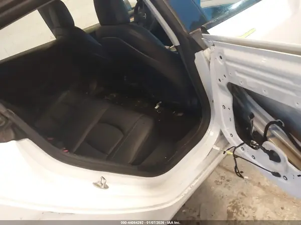 5YJ3E1EB3NF240747 2022 TESLA MODEL 3 - Image 8